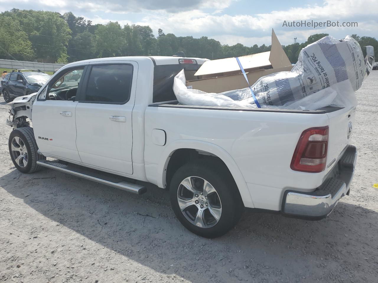 2019 Ram 1500 Laramie White vin: 1C6SRFJT0KN658845