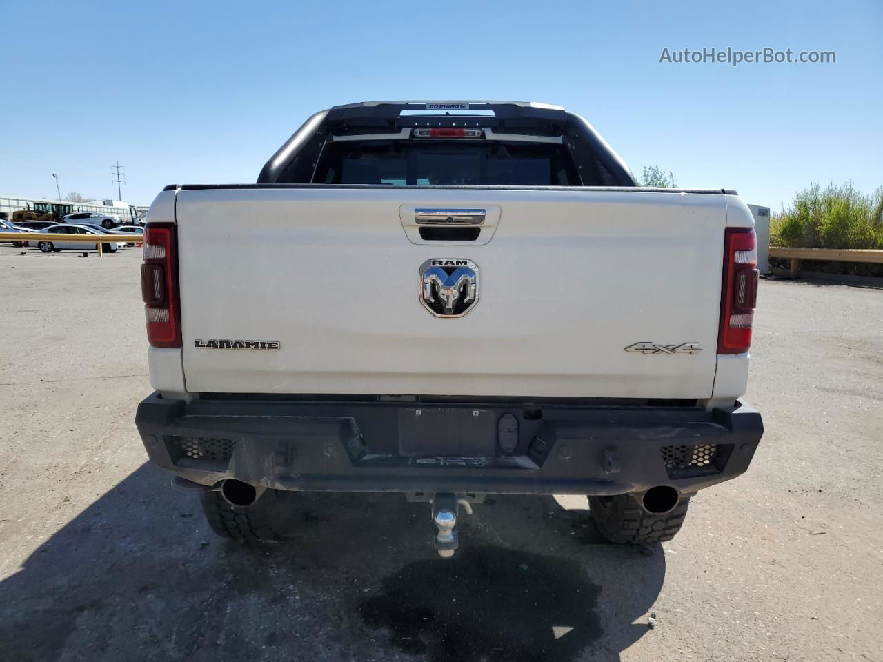 2020 Ram 1500 Laramie White vin: 1C6SRFJT1LN170439