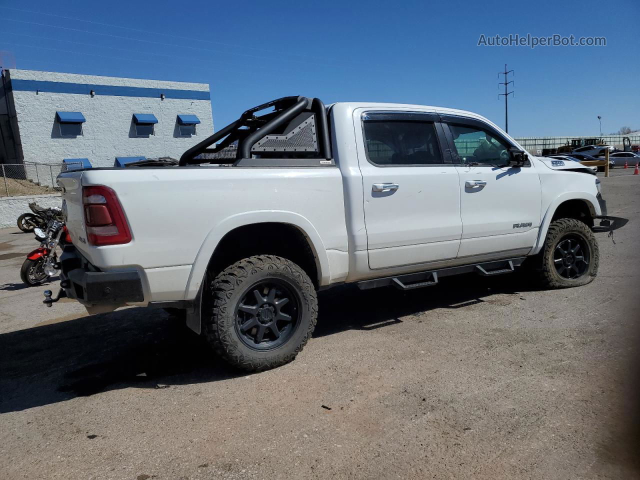 2020 Ram 1500 Laramie White vin: 1C6SRFJT1LN170439