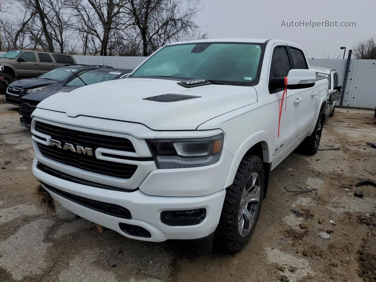 2020 Ram 1500 Laramie White vin: 1C6SRFJT1LN309436