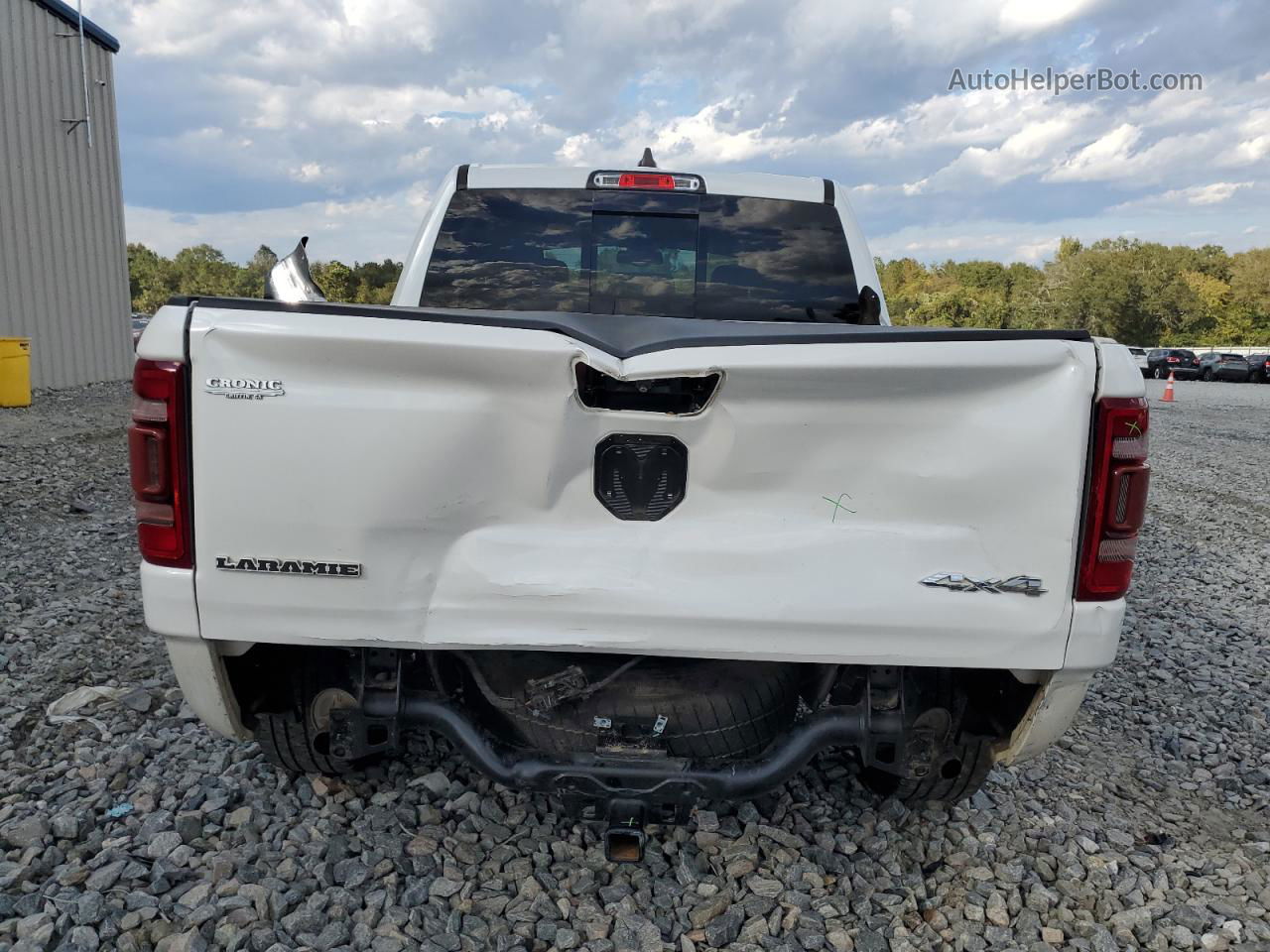 2019 Ram 1500 Laramie White vin: 1C6SRFJT2KN646390