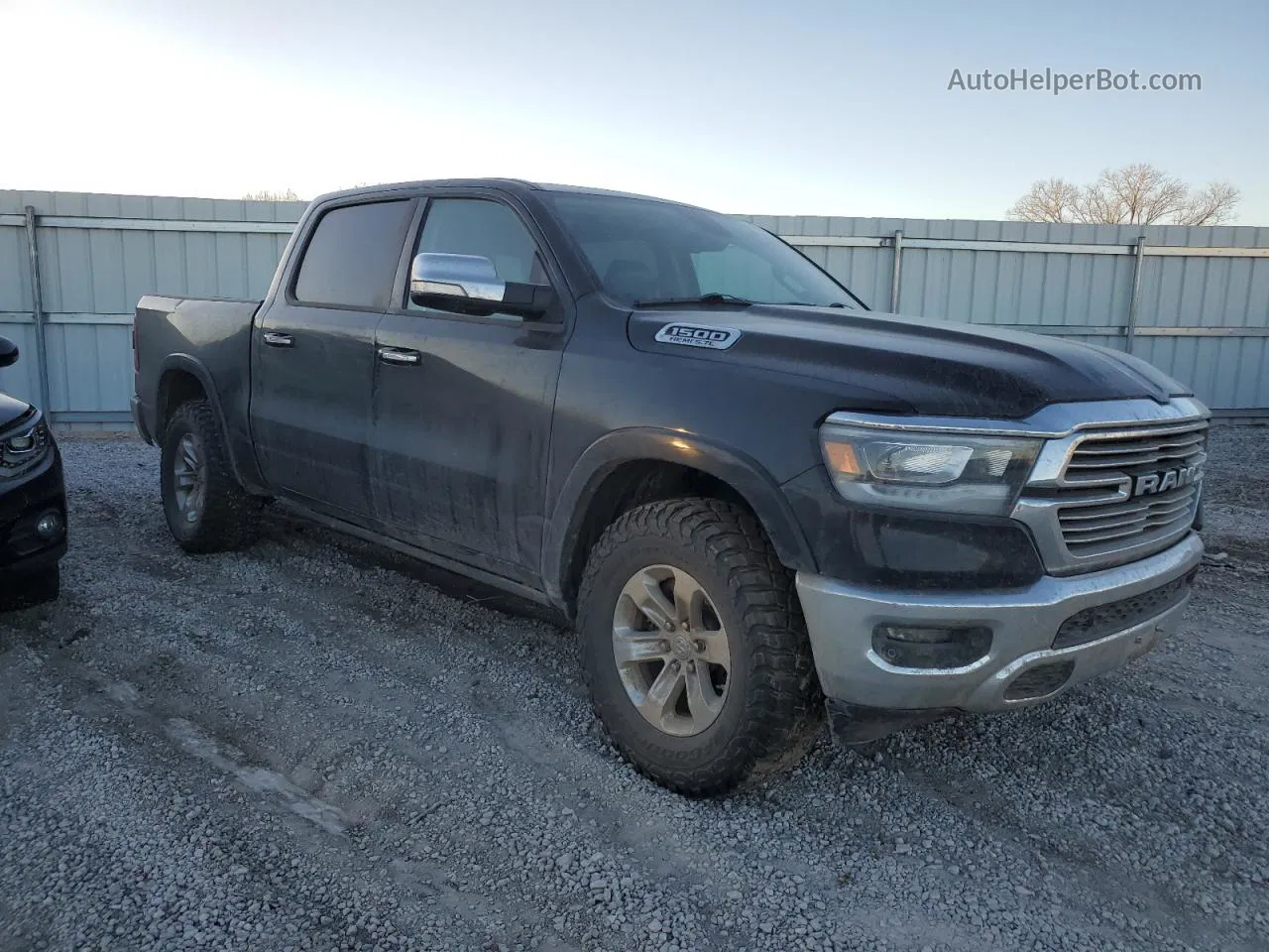 2019 Ram 1500 Laramie Black vin: 1C6SRFJT4KN649856