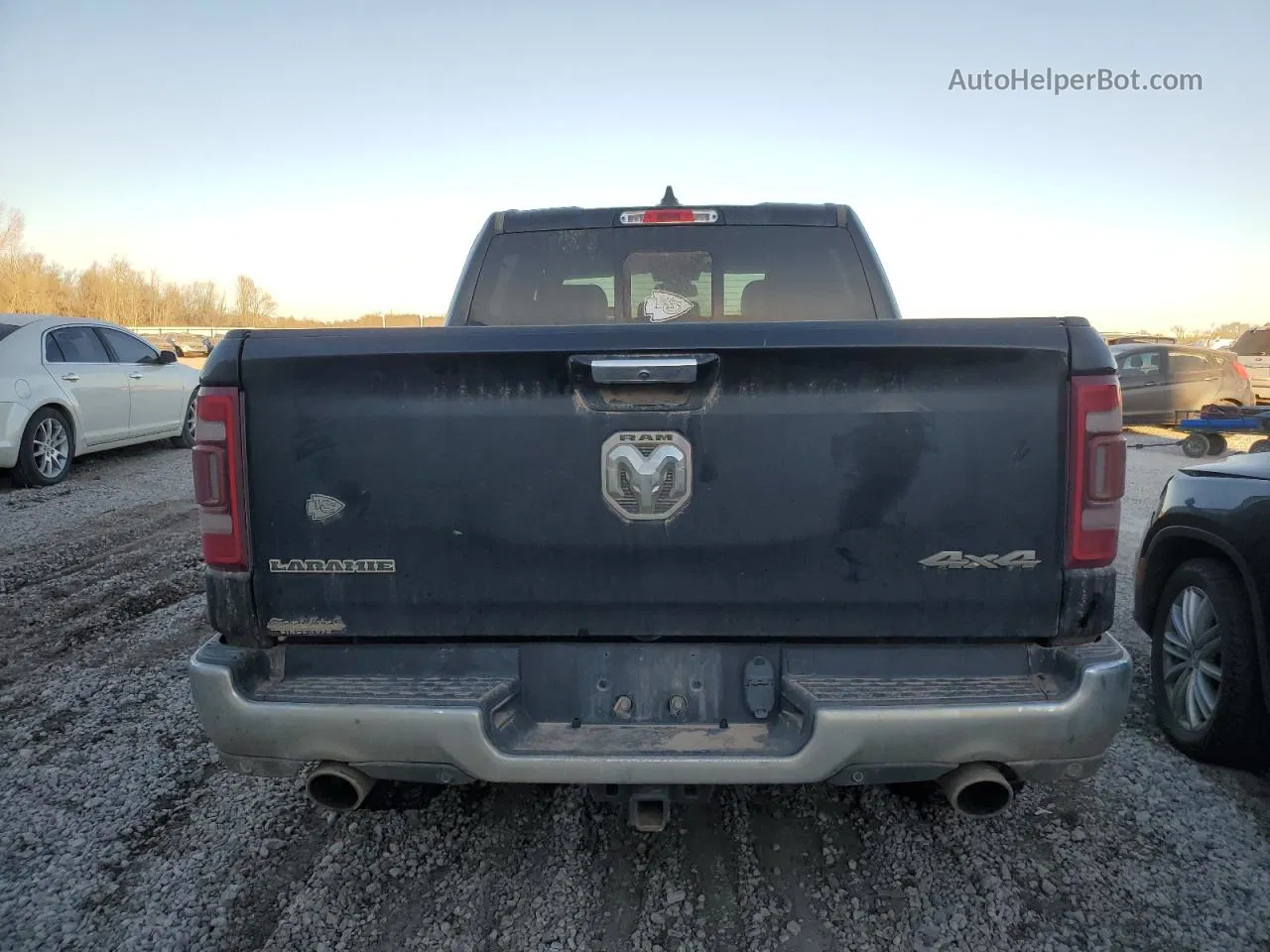 2019 Ram 1500 Laramie Black vin: 1C6SRFJT4KN649856