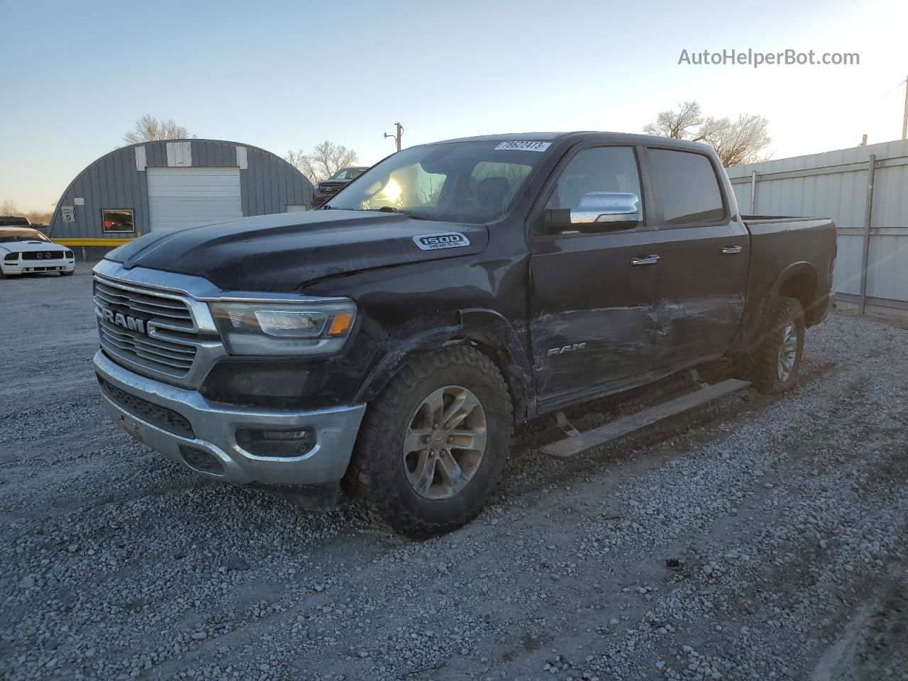 2019 Ram 1500 Laramie Black vin: 1C6SRFJT4KN649856