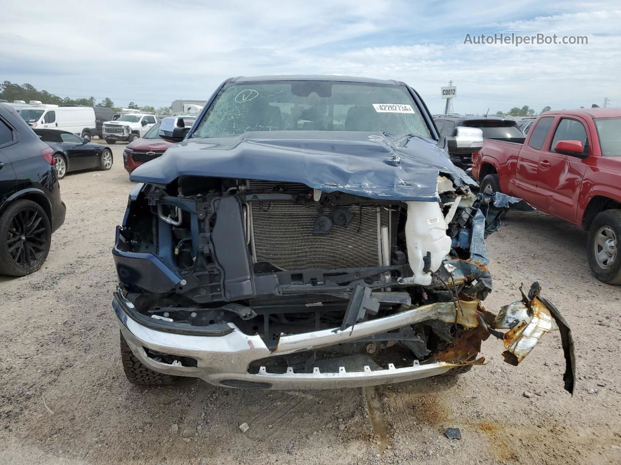 2022 Ram 1500 Laramie Blue vin: 1C6SRFJT4NN282669