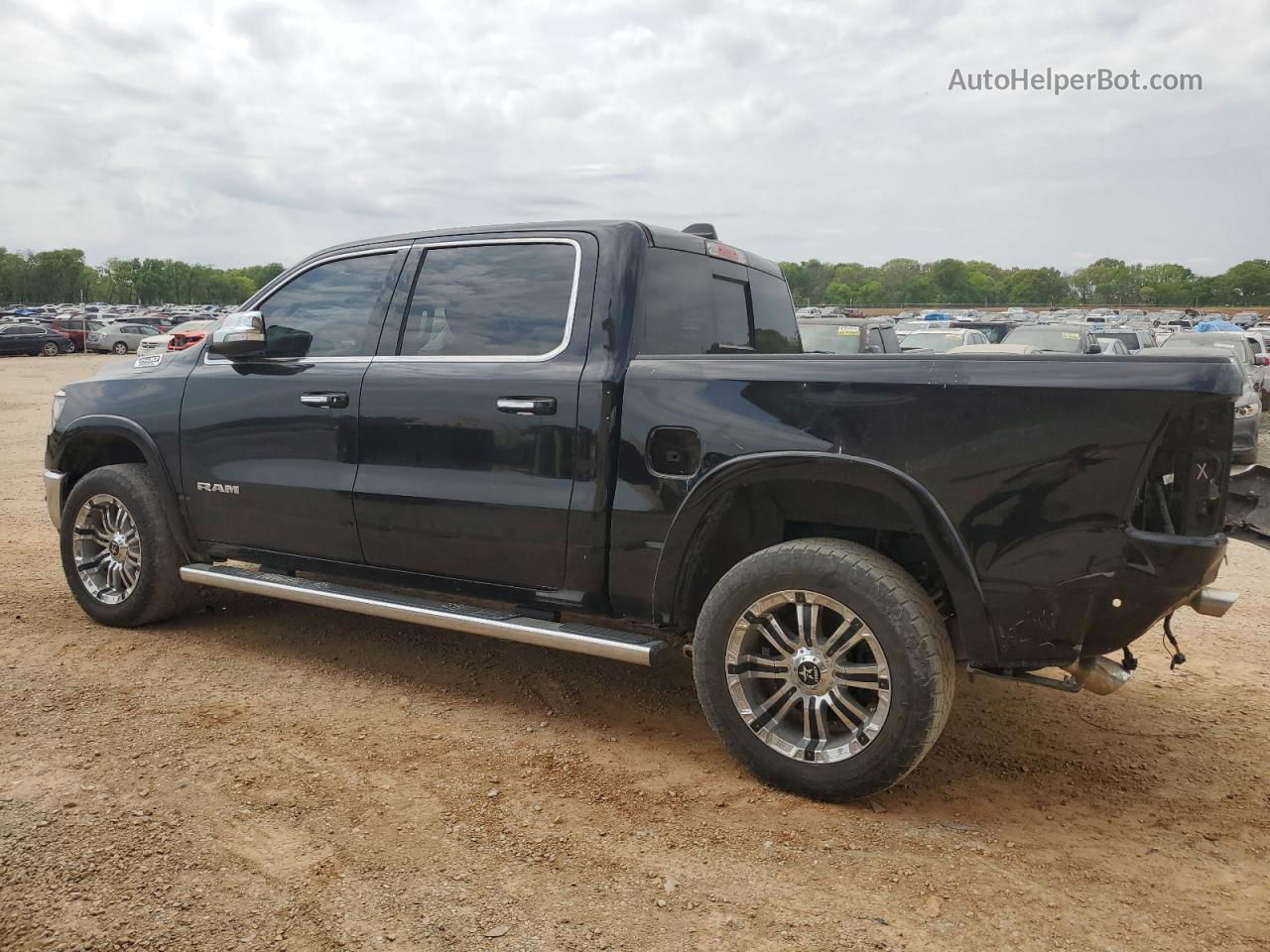 2019 Ram 1500 Laramie Black vin: 1C6SRFJT6KN695818