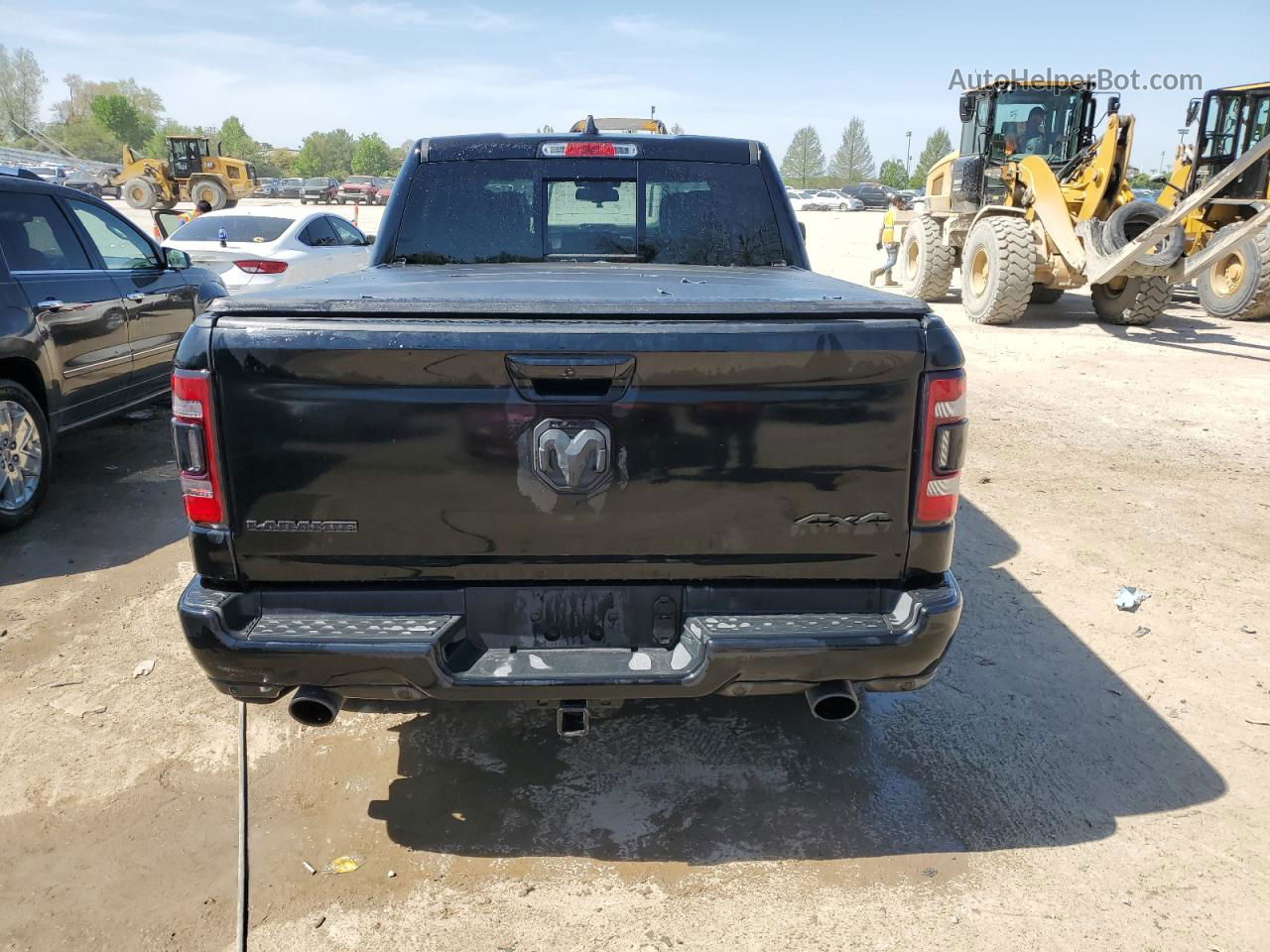 2020 Ram 1500 Laramie Black vin: 1C6SRFJT7LN366921