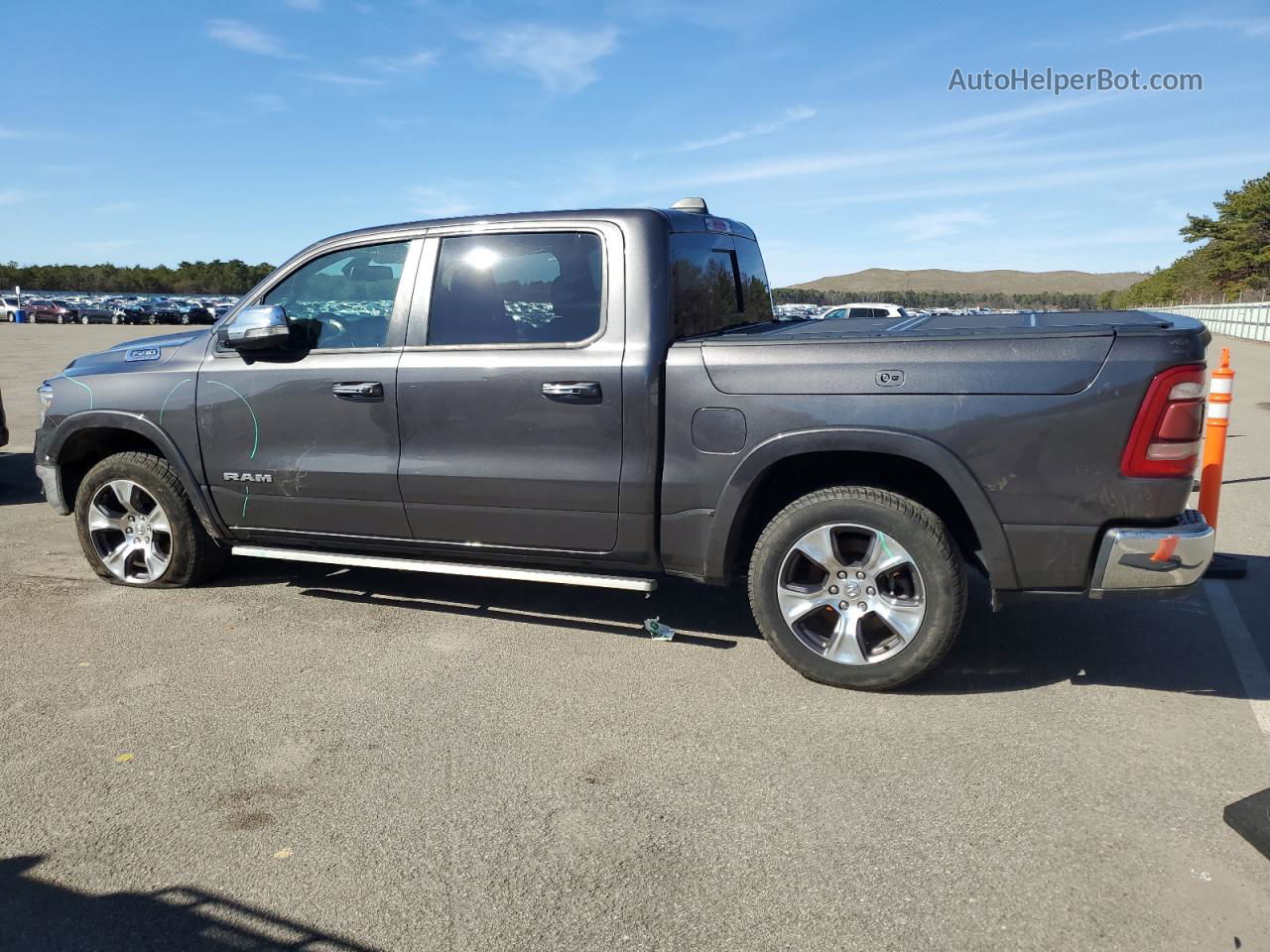 2019 Ram 1500 Laramie Charcoal vin: 1C6SRFJT8KN900443