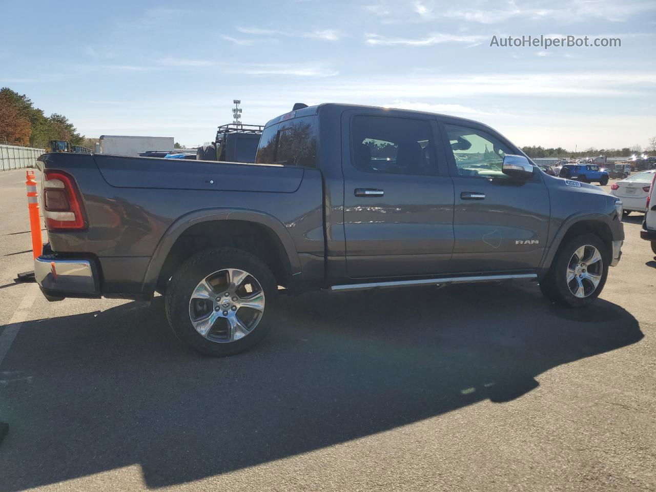 2019 Ram 1500 Laramie Charcoal vin: 1C6SRFJT8KN900443