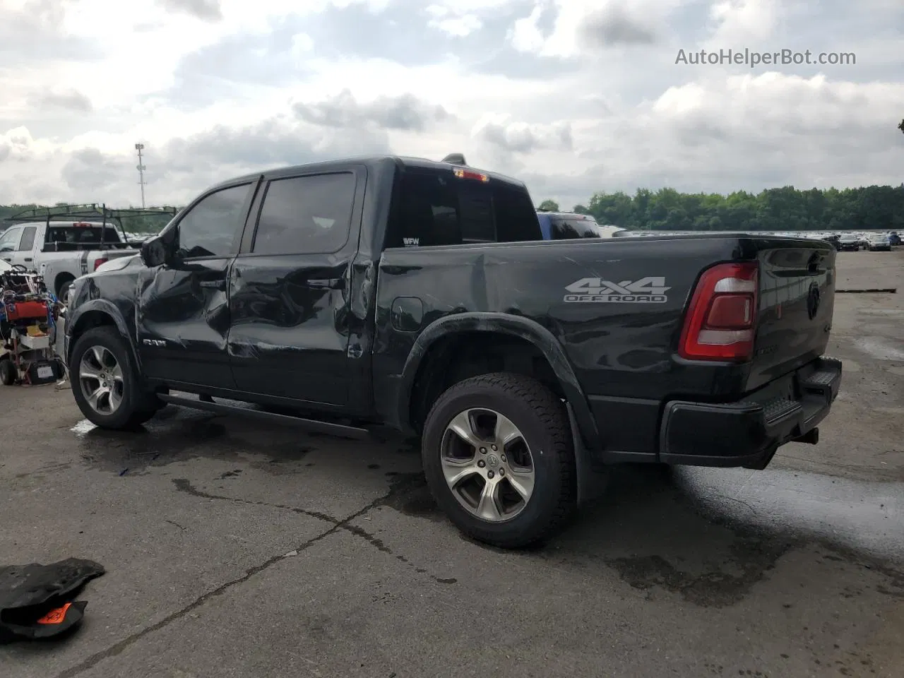 2019 Ram 1500 Laramie Black vin: 1C6SRFJT9KN686563