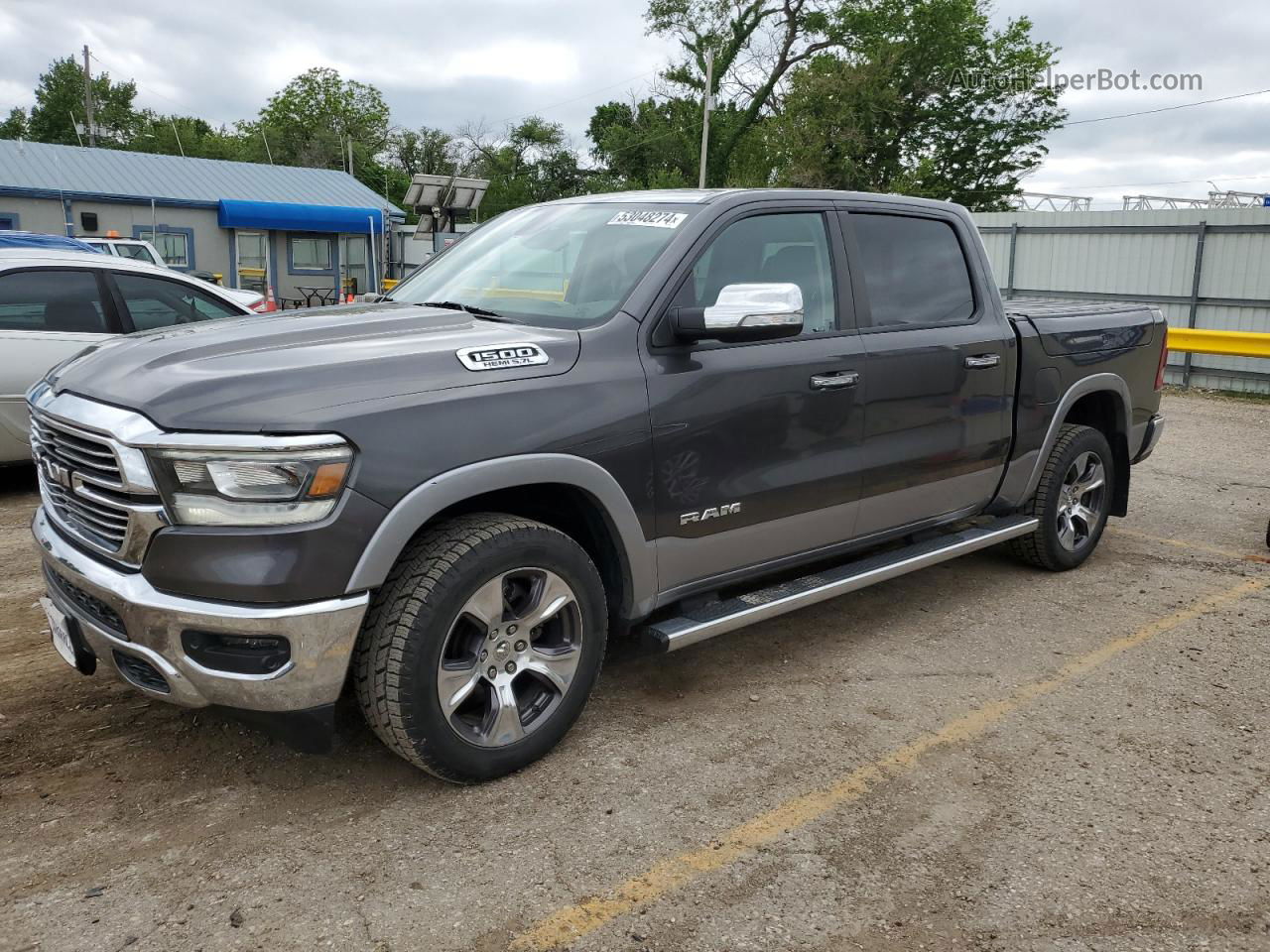 2019 Ram 1500 Laramie Угольный vin: 1C6SRFJTXKN702124