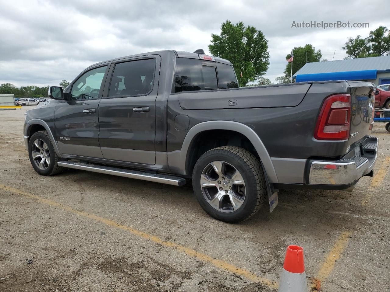 2019 Ram 1500 Laramie Угольный vin: 1C6SRFJTXKN702124