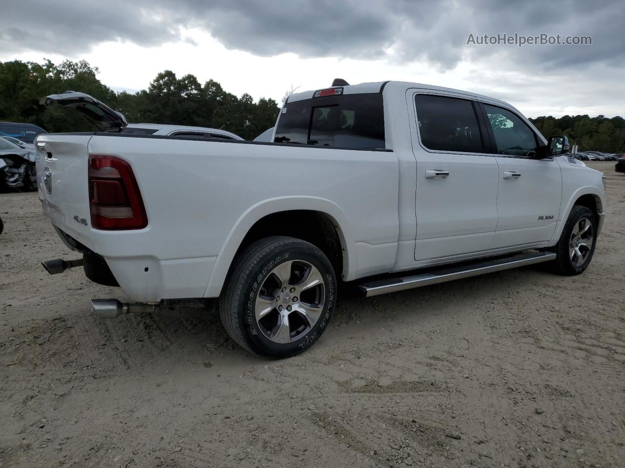 2022 Ram 1500 Laramie White vin: 1C6SRFRT2NN136324