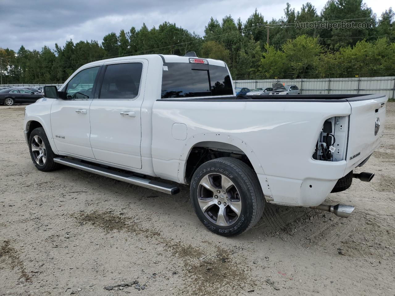 2022 Ram 1500 Laramie White vin: 1C6SRFRT2NN136324