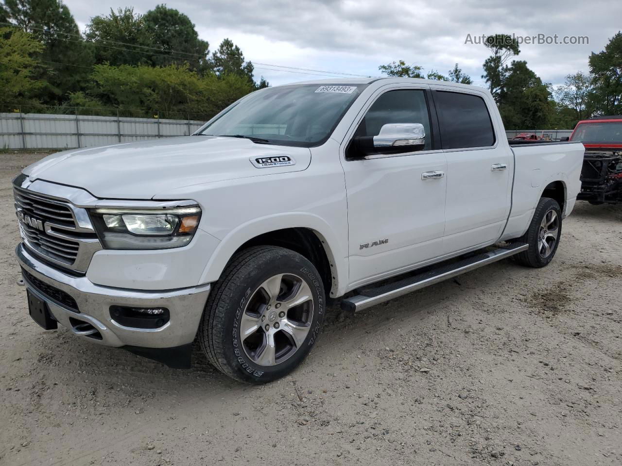 2022 Ram 1500 Laramie White vin: 1C6SRFRT2NN136324