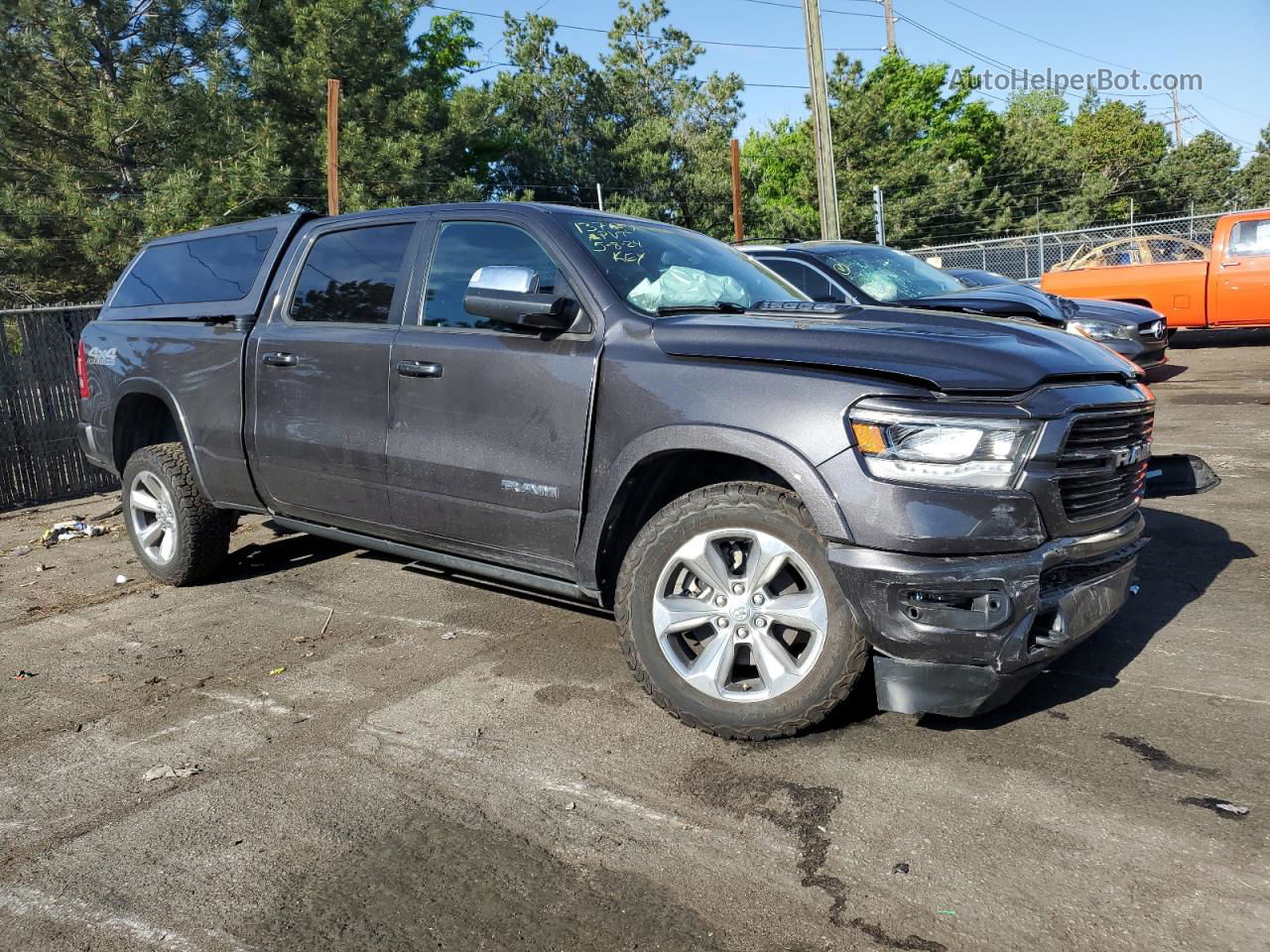 2019 Ram 1500 Laramie Серый vin: 1C6SRFRT8KN803831