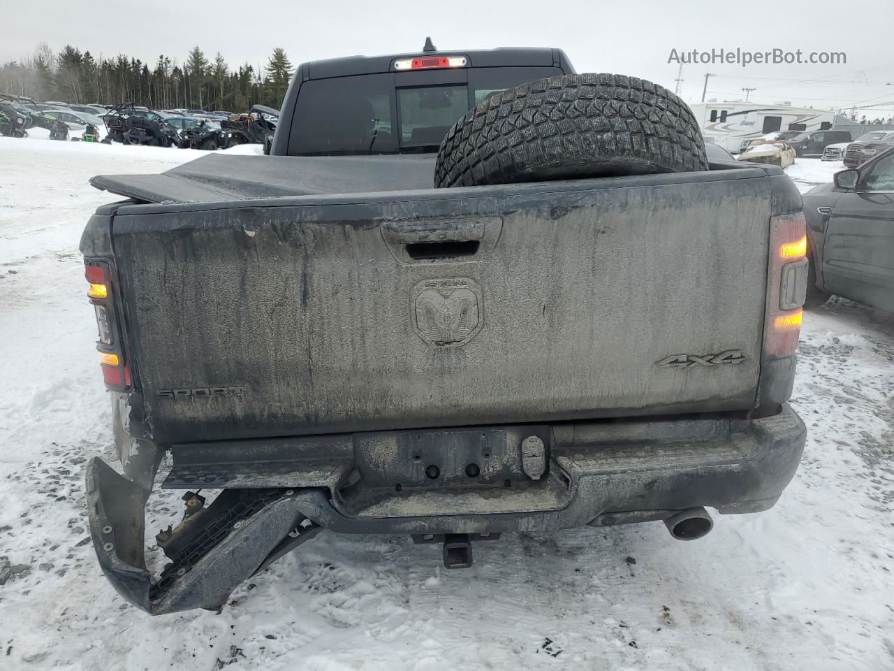 2019 Ram 1500 Sport Black vin: 1C6SRFTT1KN566480