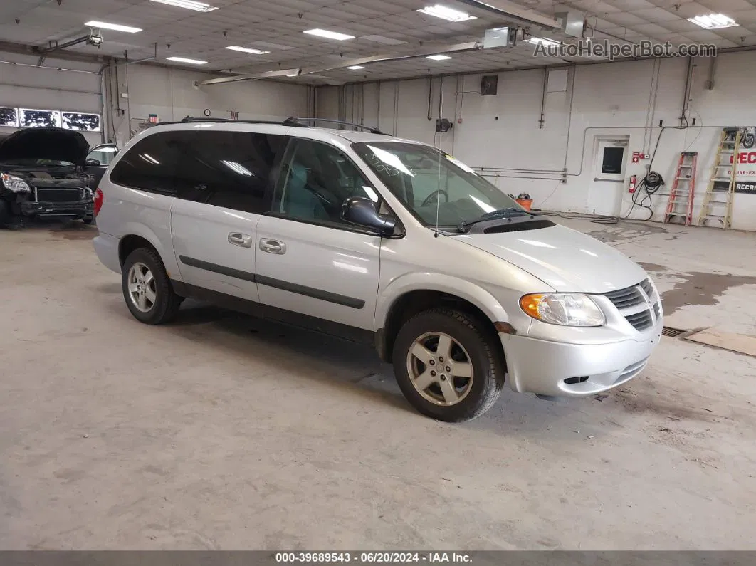 2005 Dodge Grand Caravan   Silver vin: 1D4GP24R05B193781