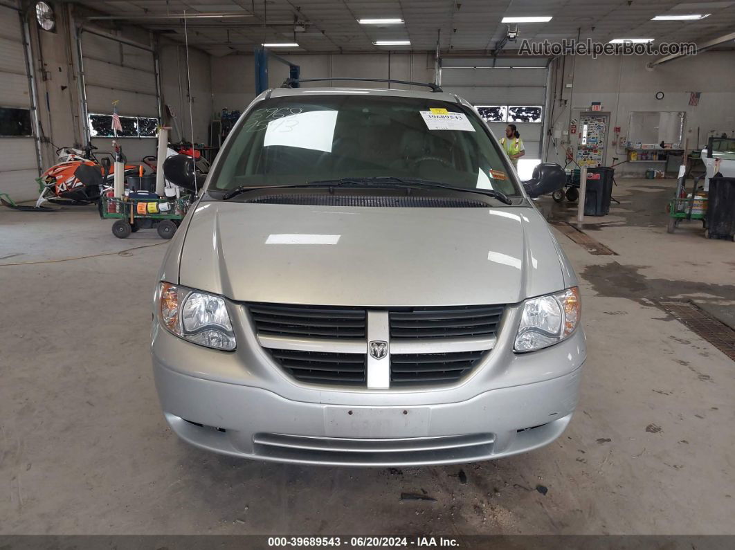 2005 Dodge Grand Caravan   Серебряный vin: 1D4GP24R05B193781