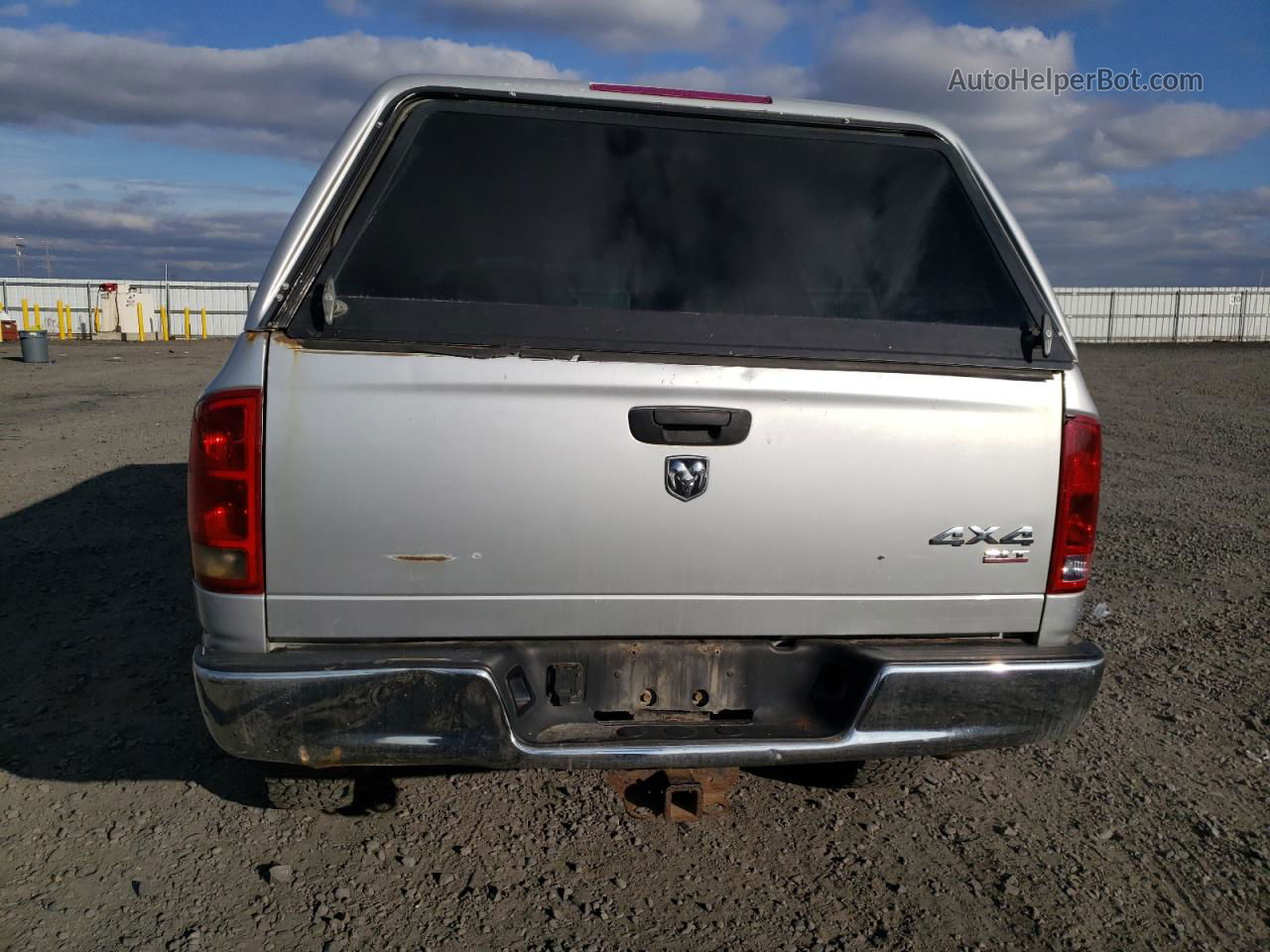 2005 Dodge Ram 1500 St Серебряный vin: 1D7HU18N45J633296