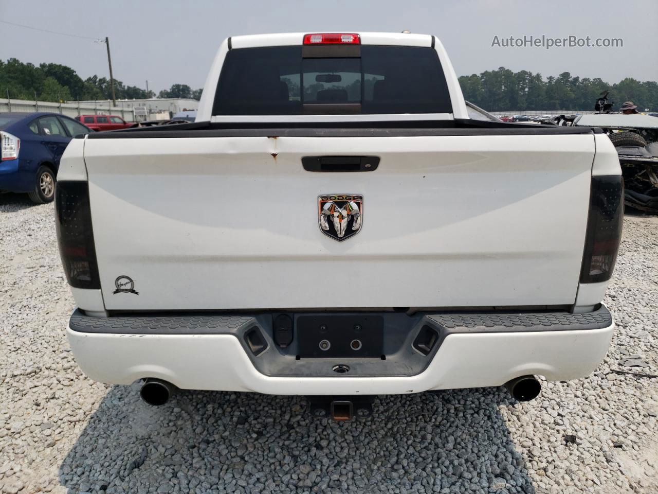 2010 Dodge Ram 1500  White vin: 1D7RB1CT0AS169234