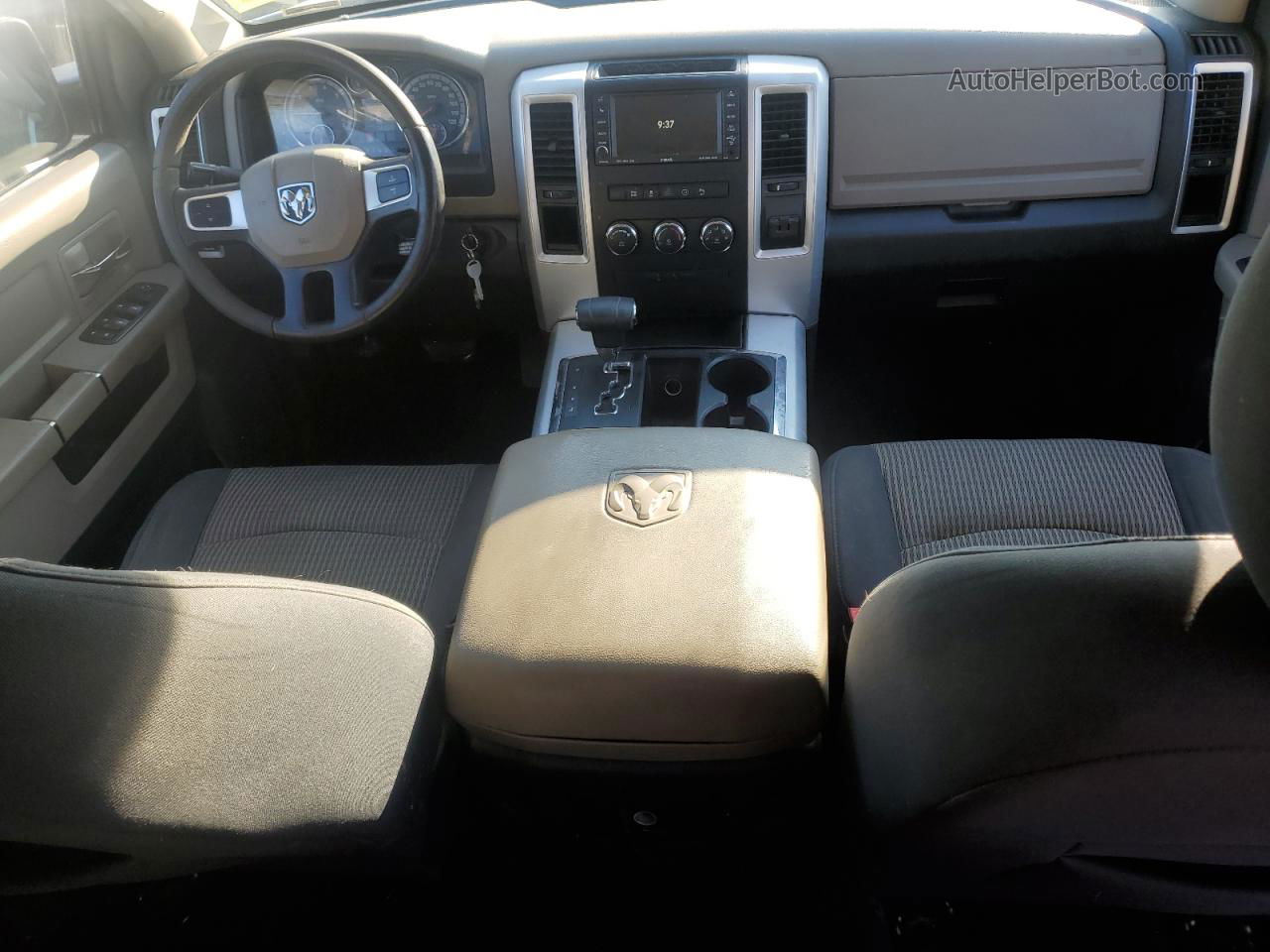 2010 Dodge Ram 1500  Silver vin: 1D7RB1CT9AS182015