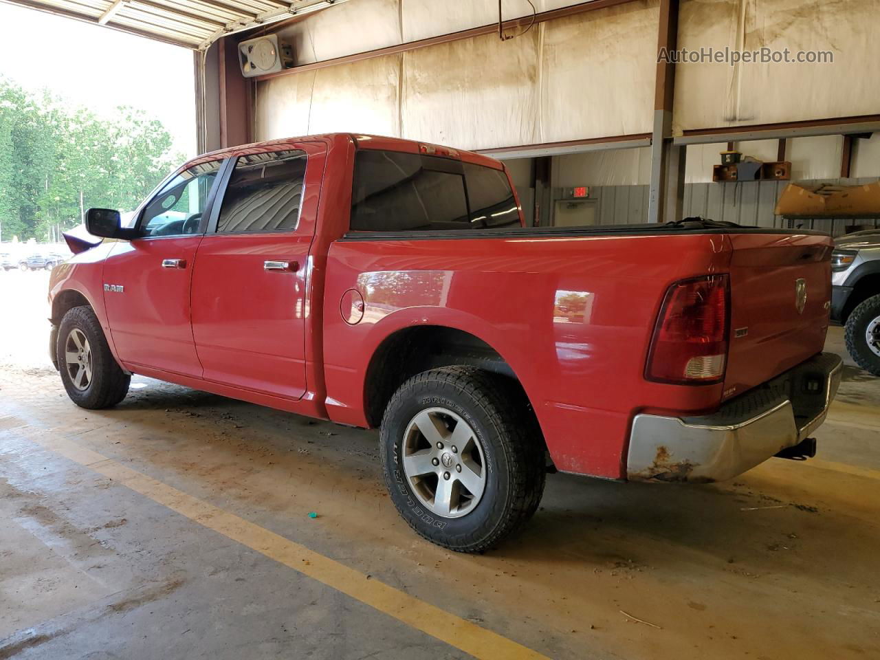 2010 Dodge Ram 1500  Red vin: 1D7RV1CP7AS137102