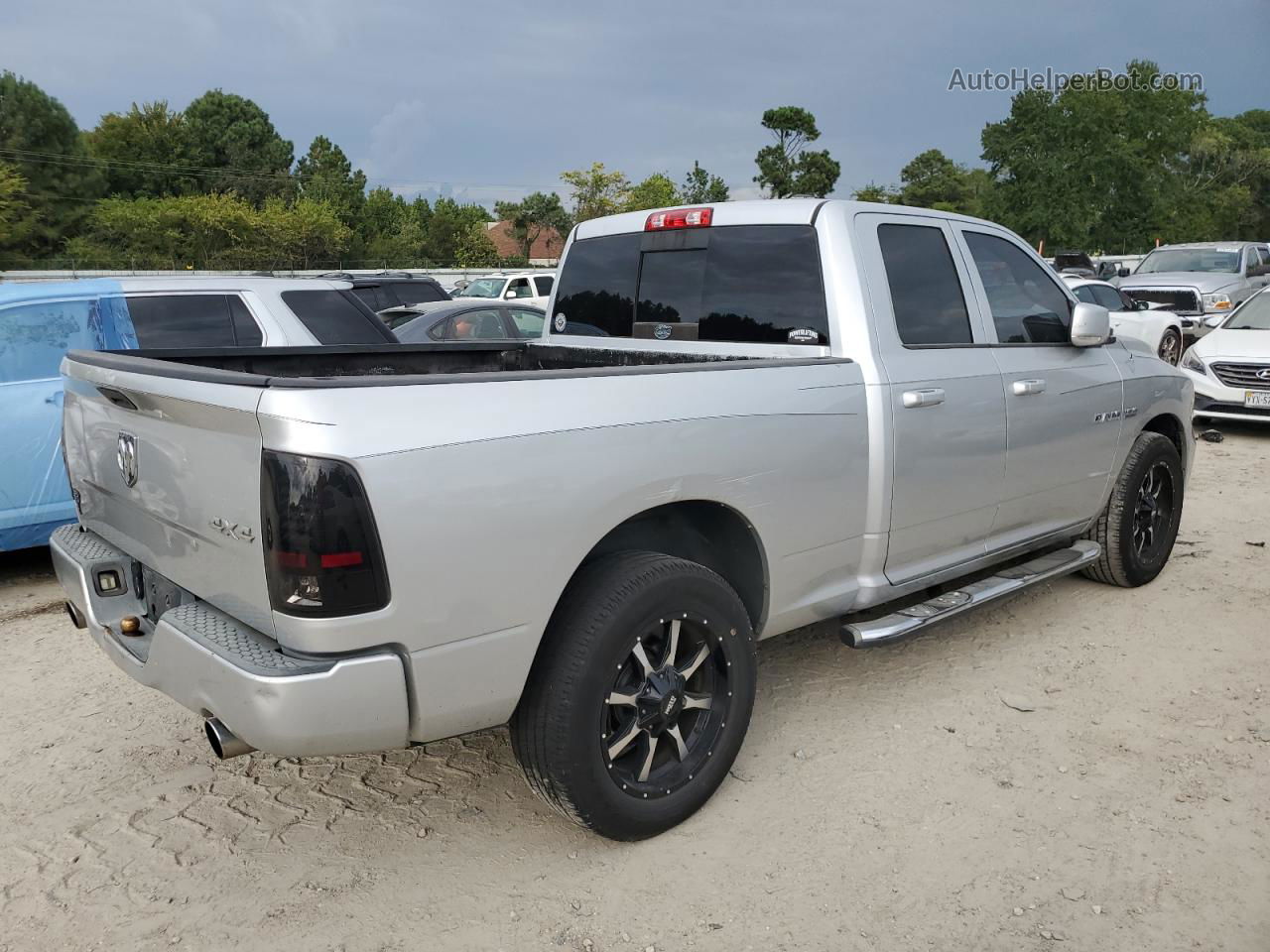 2010 Dodge Ram 1500  Silver vin: 1D7RV1GT1AS175173