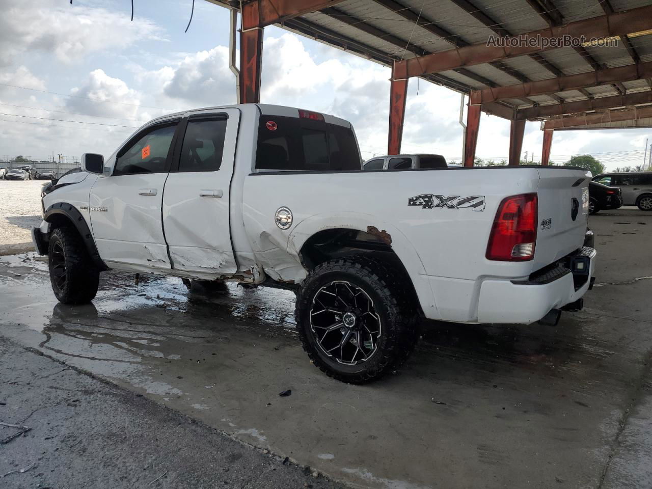 2010 Dodge Ram 1500  White vin: 1D7RV1GT7AS205325