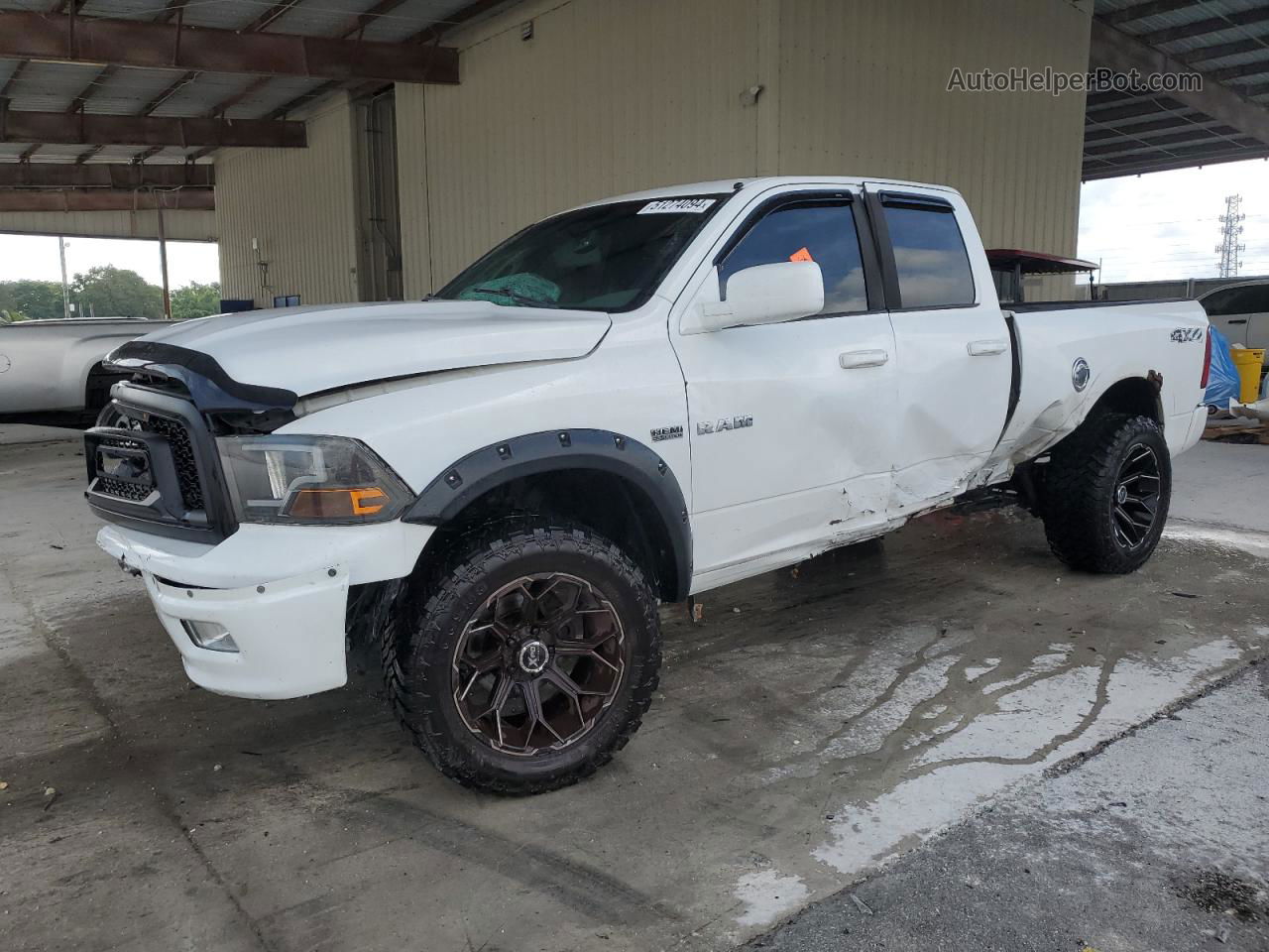 2010 Dodge Ram 1500  White vin: 1D7RV1GT7AS205325