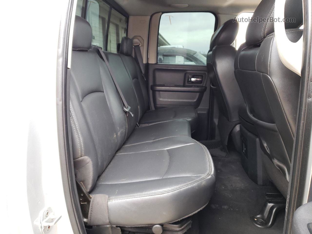 2010 Dodge Ram 1500  Серебряный vin: 1D7RV1GT9AS103816