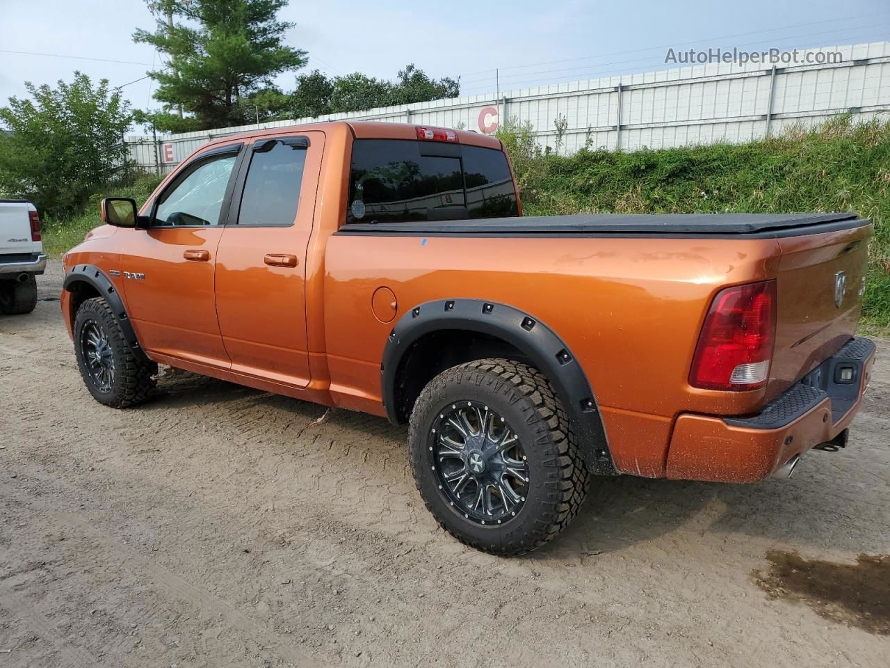 2010 Dodge Ram 1500  Orange vin: 1D7RV1GTXAS176712