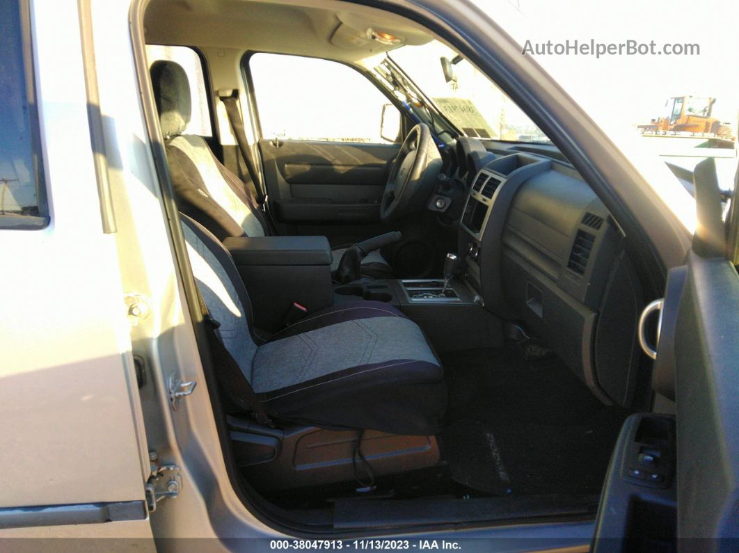 2008 Dodge Nitro Sxt Серебряный vin: 1D8GU28K18W129461