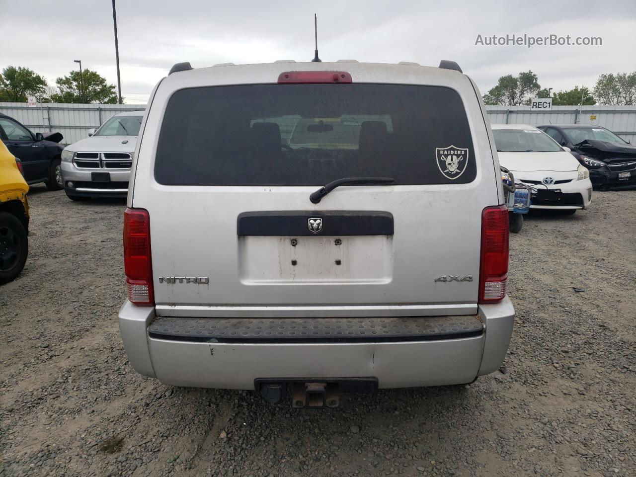 2008 Dodge Nitro Sxt Silver vin: 1D8GU28K68W105057