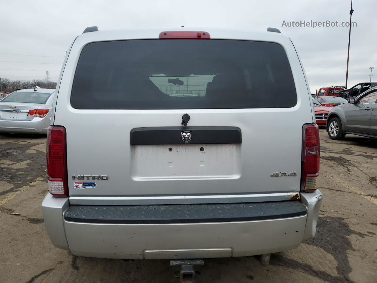 2008 Dodge Nitro Sxt Silver vin: 1D8GU28K88W128386