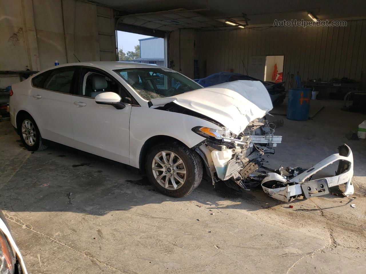 2015 Ford Fusion S White vin: 1FA6P0G7XF5126599