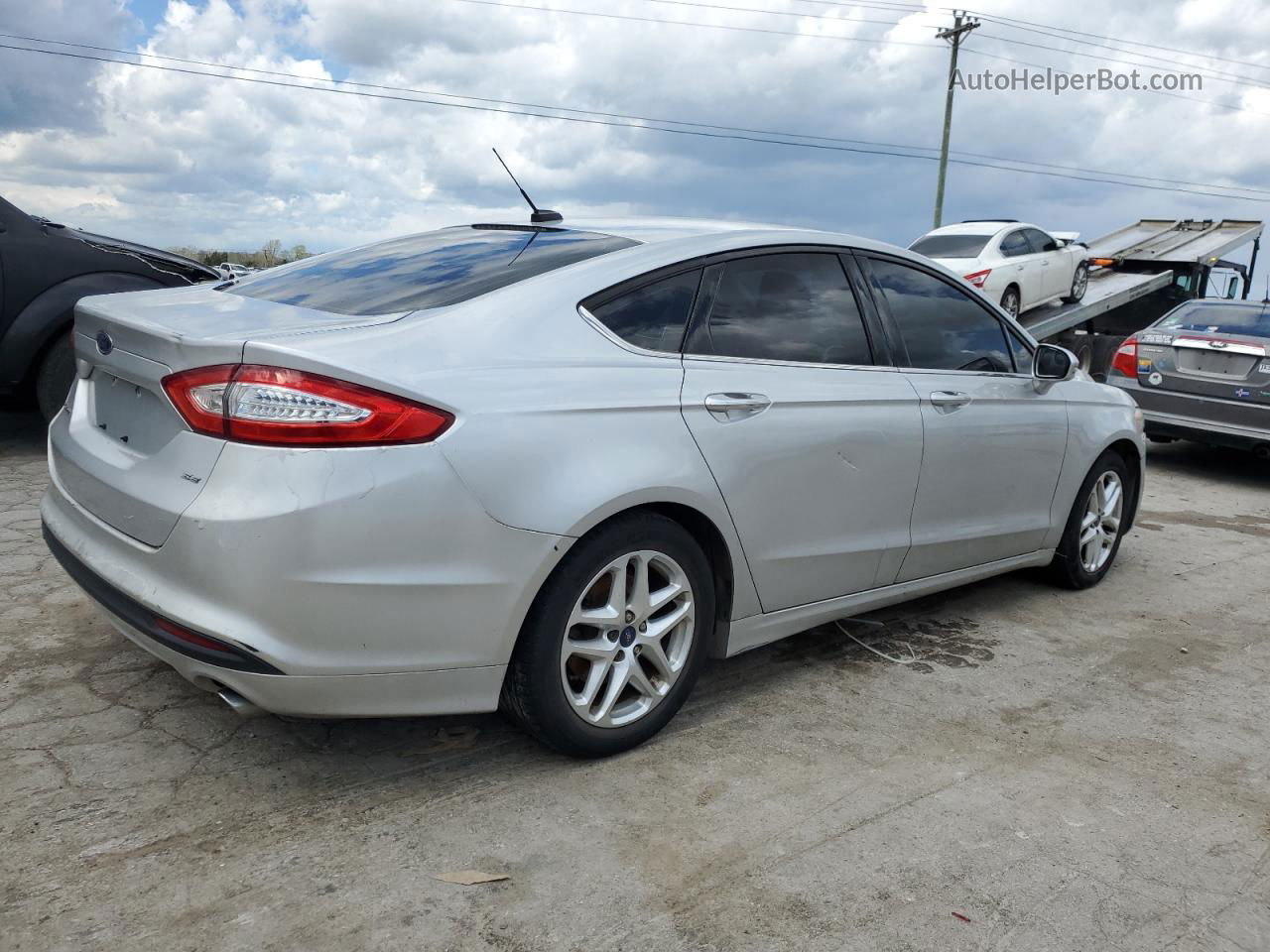 2014 Ford Fusion Se Серебряный vin: 1FA6P0H72E5378165