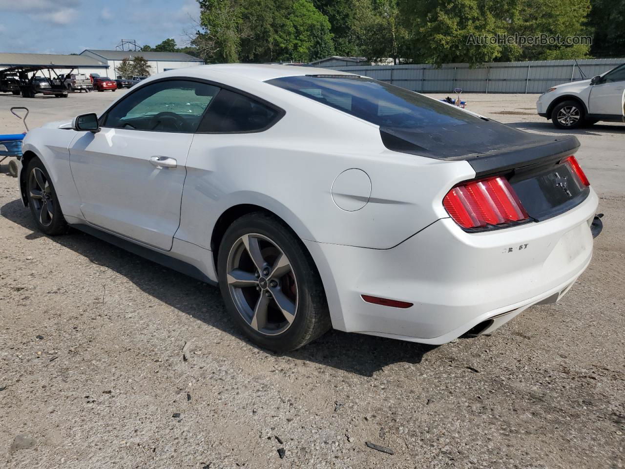 2015 Ford Mustang  White vin: 1FA6P8AM0F5330681