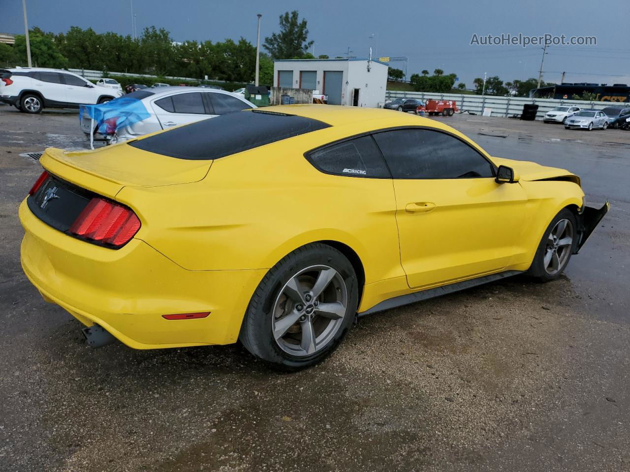 2016 Ford Mustang  Желтый vin: 1FA6P8AM0G5292564