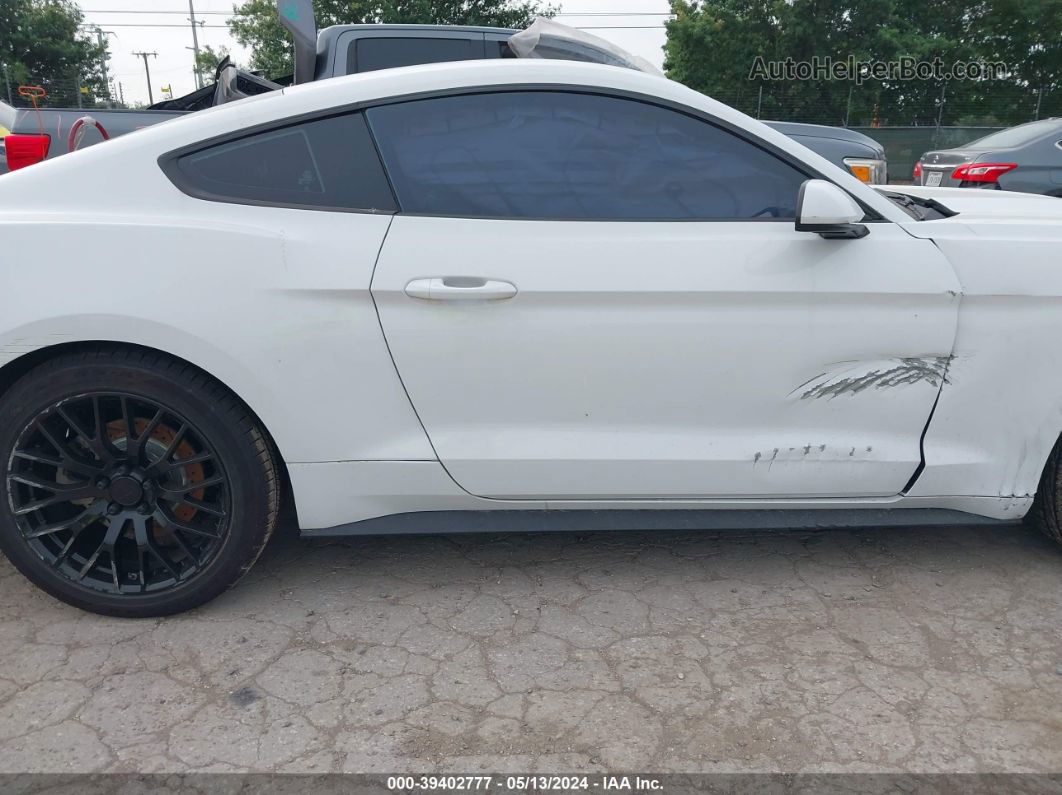 2016 Ford Mustang V6 Белый vin: 1FA6P8AM1G5252364