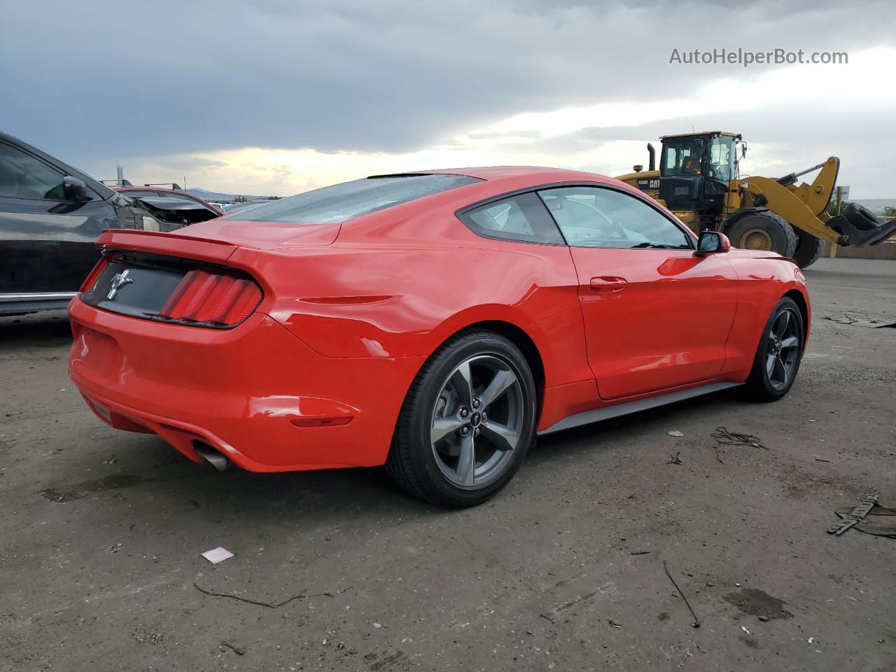 2015 Ford Mustang  Red vin: 1FA6P8AM2F5305944