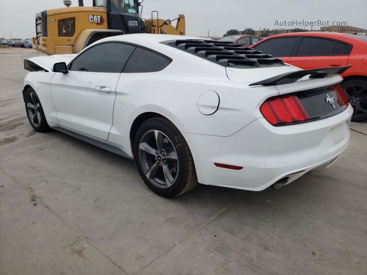 2015 Ford Mustang  White vin: 1FA6P8AM5F5335018