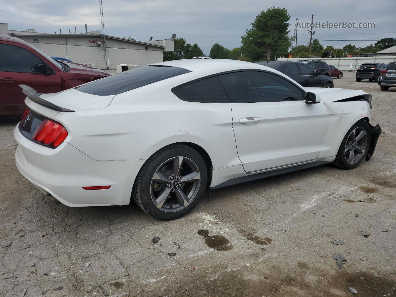 2015 Ford Mustang  White vin: 1FA6P8AMXF5337461