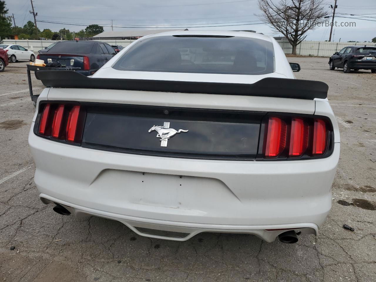 2015 Ford Mustang  White vin: 1FA6P8AMXF5337461