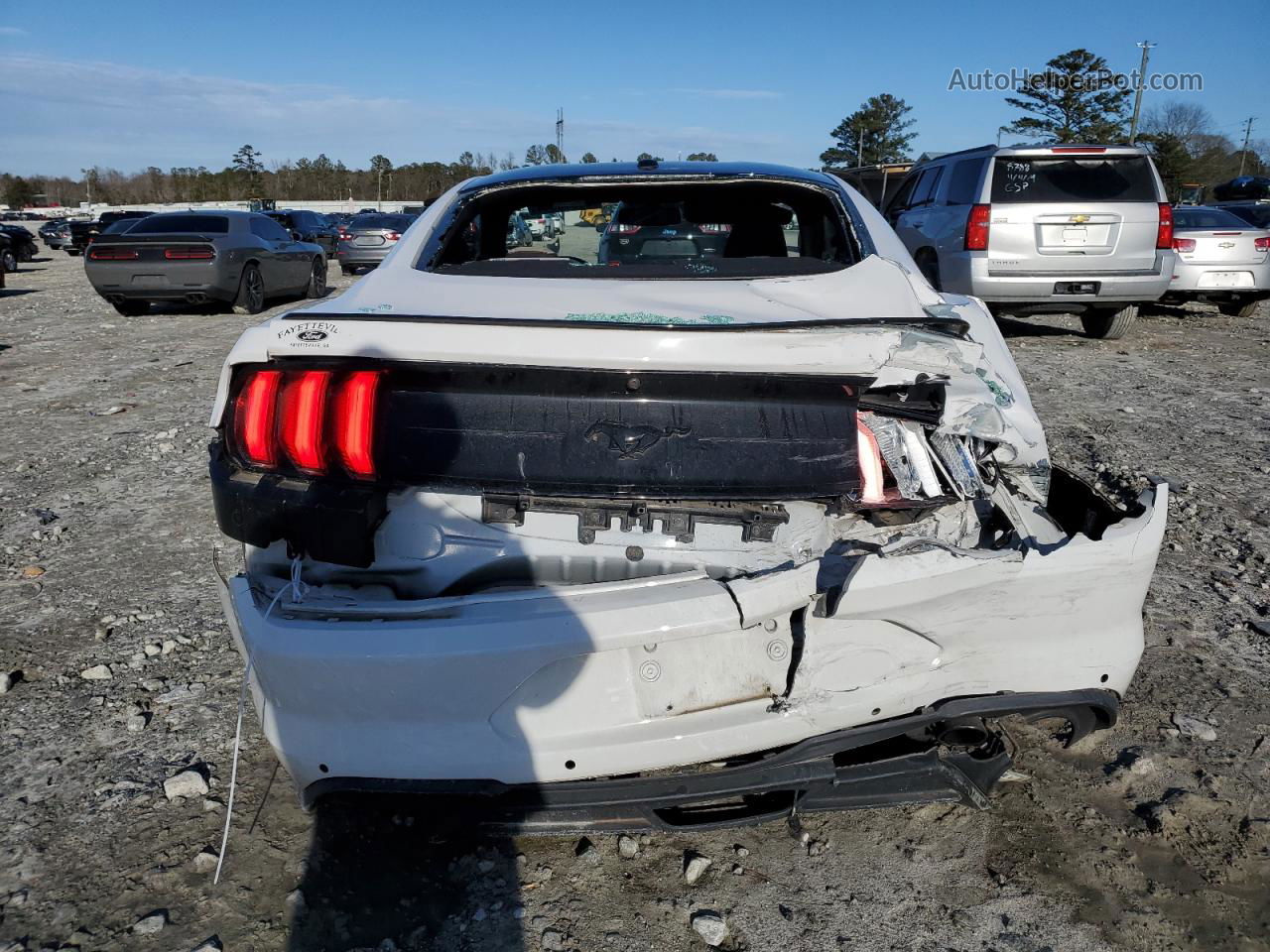 2020 Ford Mustang  White vin: 1FA6P8TH1L5127620