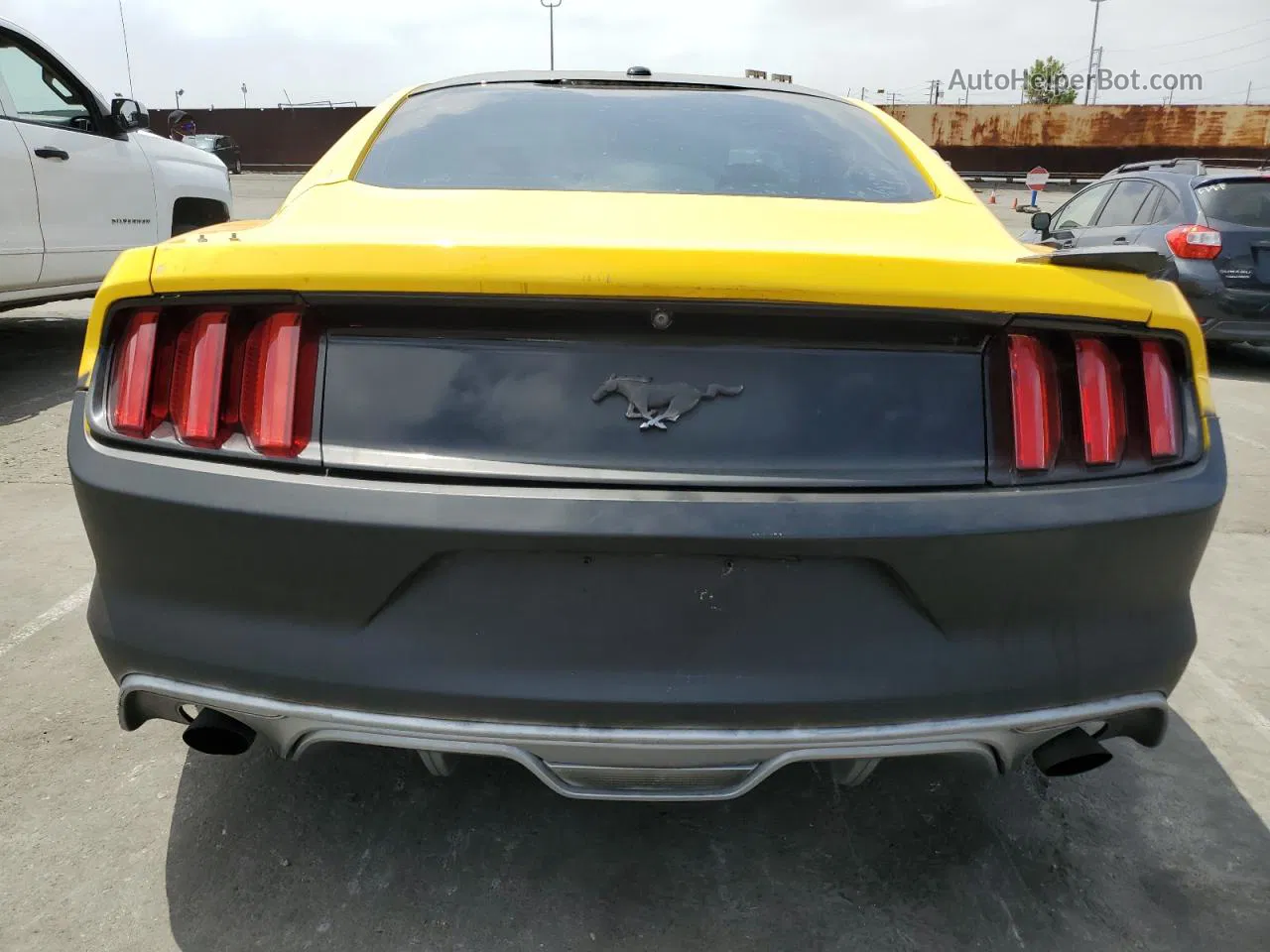 2015 Ford Mustang  Желтый vin: 1FA6P8TH2F5400049