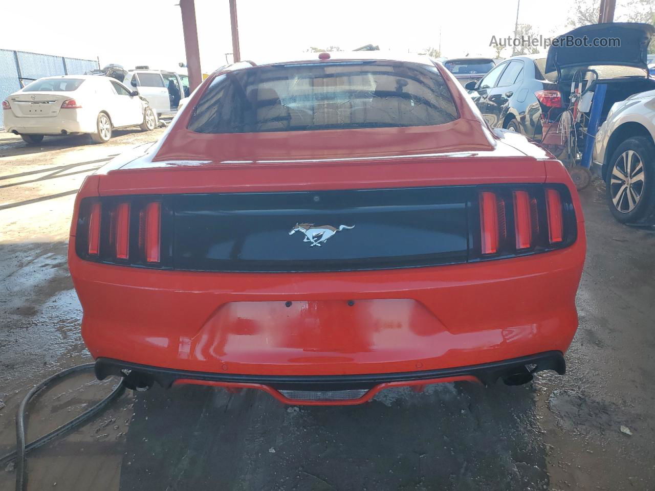 2016 Ford Mustang  Red vin: 1FA6P8TH3G5271868