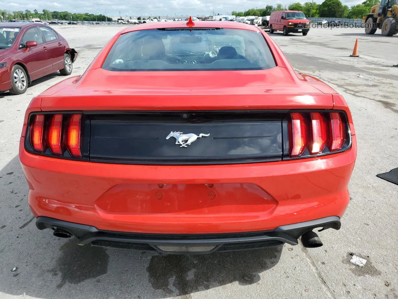 2020 Ford Mustang  Red vin: 1FA6P8TH5L5187187