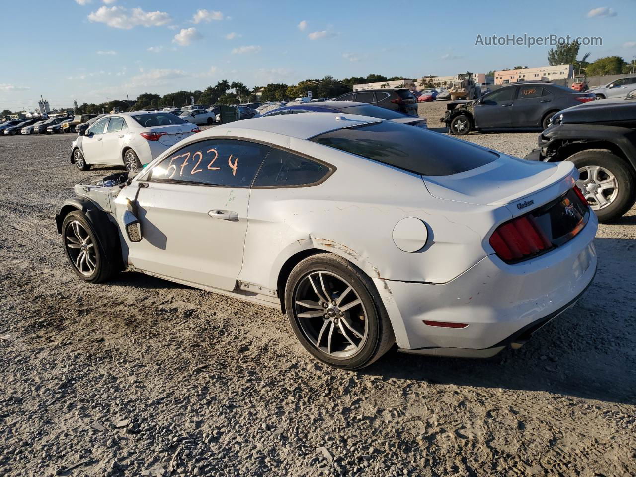 2015 Ford Mustang  White vin: 1FA6P8TH8F5435551