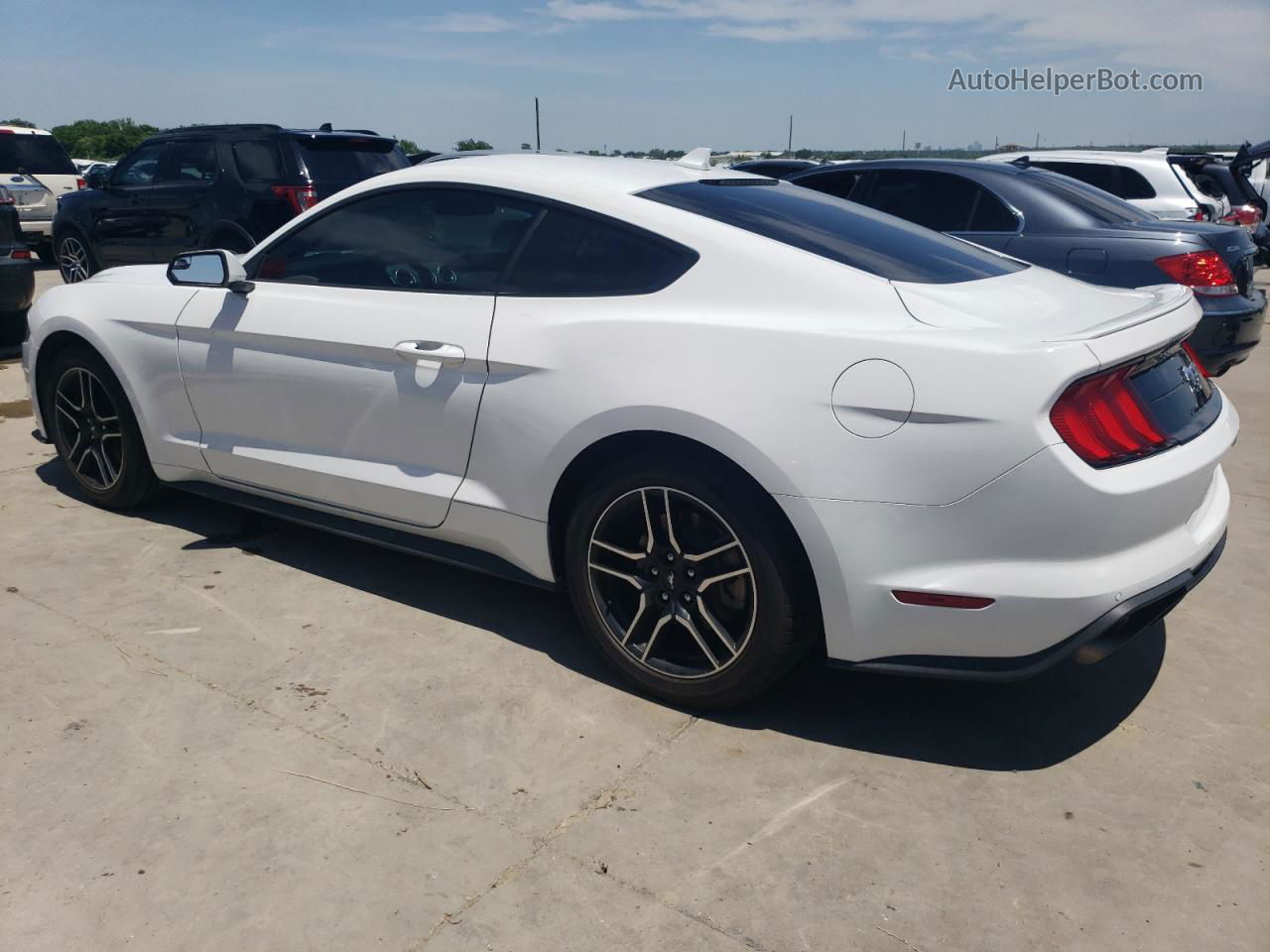 2020 Ford Mustang  White vin: 1FA6P8TH8L5181481